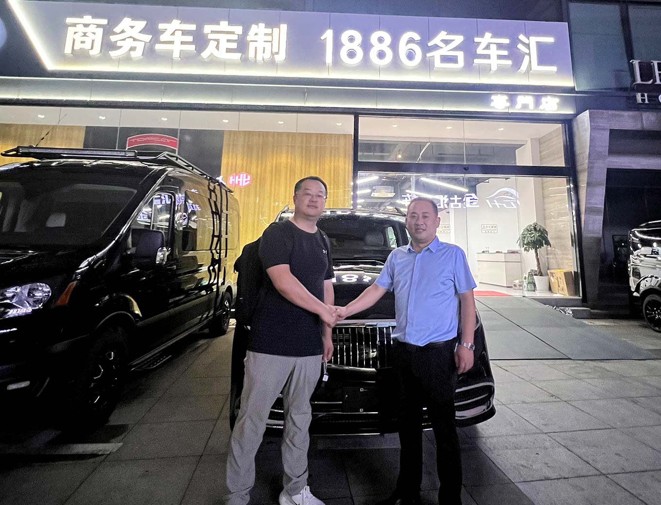 恭喜谷总喜提奔驰威霆双门七座商务